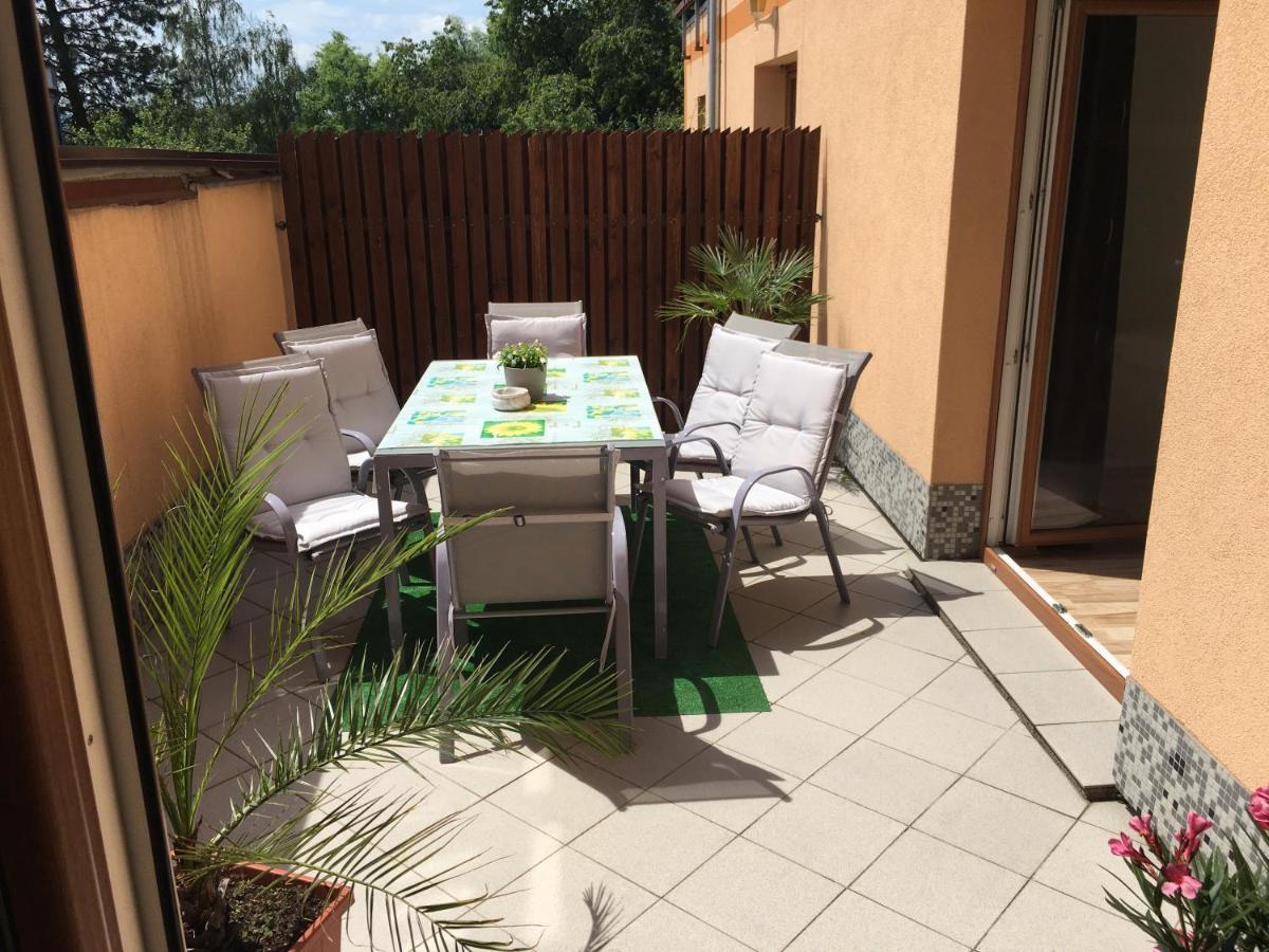 Apartman Slunecnice S Terasou Ceske Budejovice Buitenkant foto